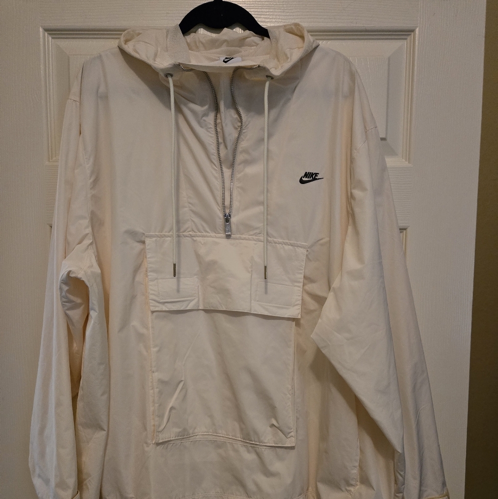 NEW WITH TAGS Nike Men's XL OVERSIZED Repel Light Yellow Hooded Windbreaker